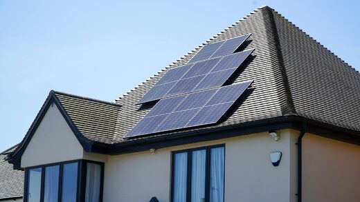 Panneaux&#x20;photovolta&#x00EF;ques&#x20;&#x3A;&#x20;rentabilit&#x00E9;&#x20;et&#x20;retour&#x20;sur&#x20;investissement